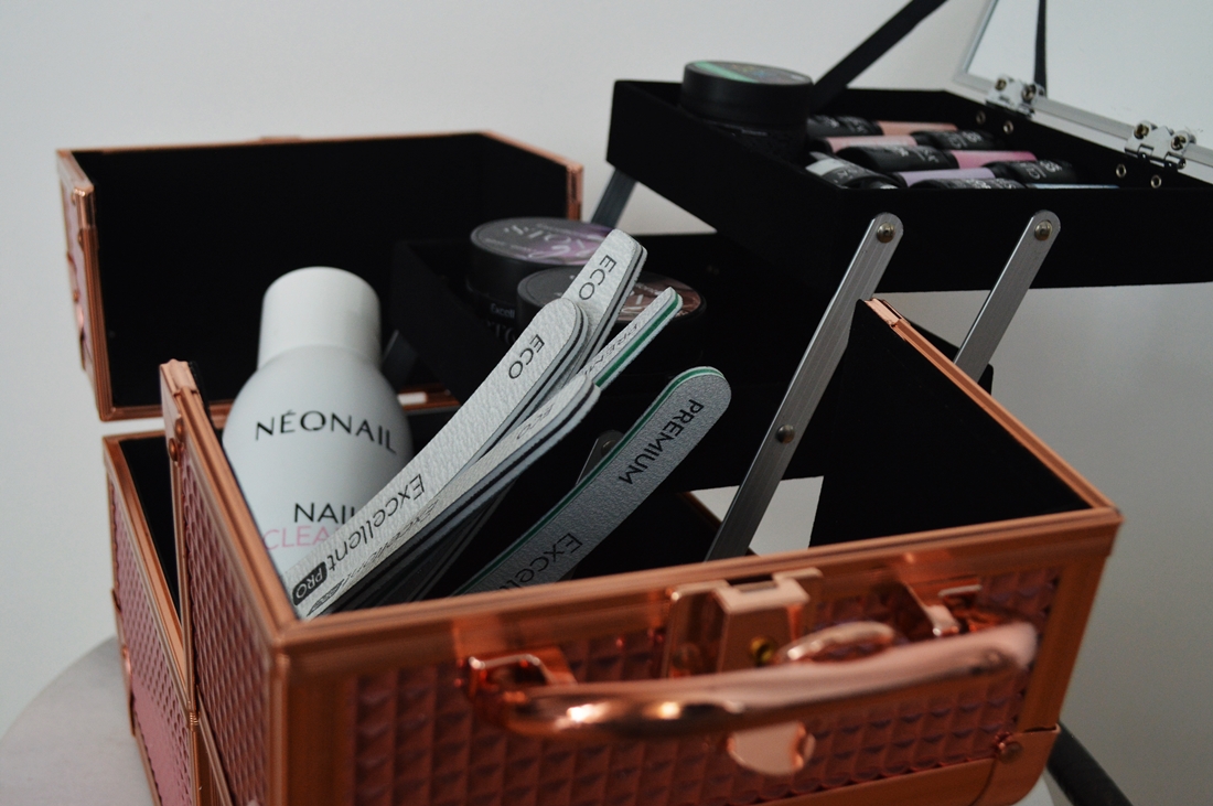 kuferek do paznokci akcesoria jak przechowywać puderek.com.pl